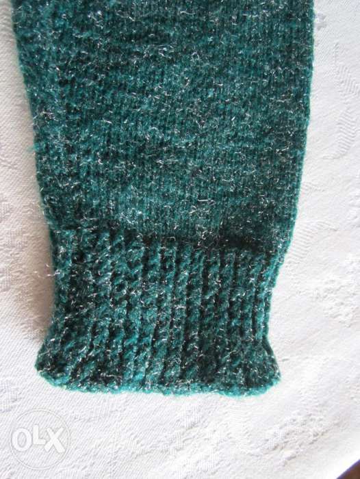 Pulover din mohair cu decolteu in V