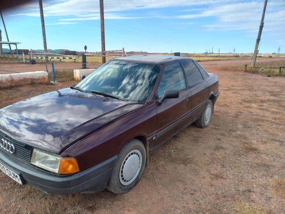 Продам Ауди 80 в хорошем  состаяние