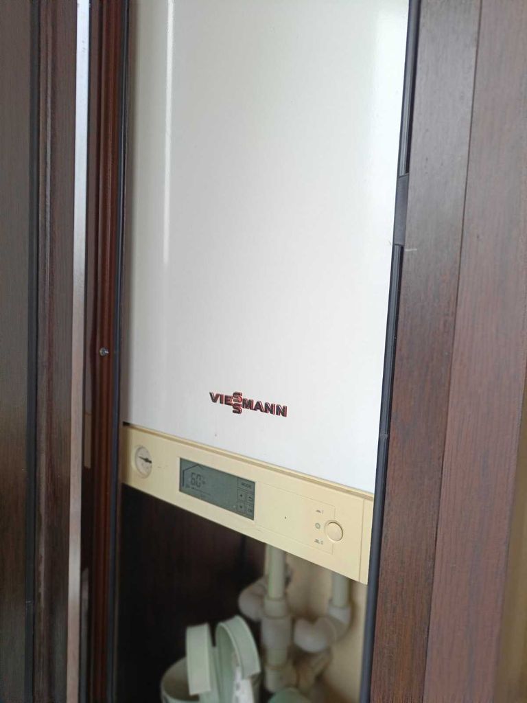 Продава се Тристаен апартамент в Казанлък - 100 кв.м за 1173 €/кв.м - Снимка #1