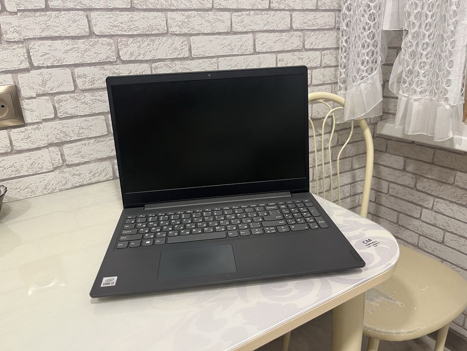 ноутбук Lenovo V15-HL