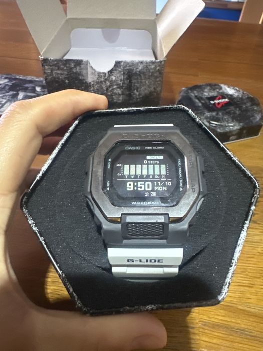 Часовник G-shock