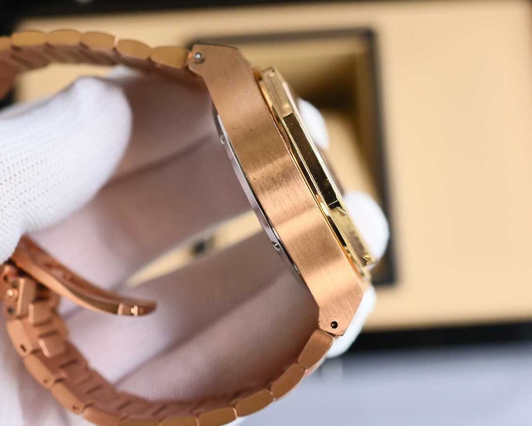 Мъжки автоматичен часовник Girard Perregaux Laureato