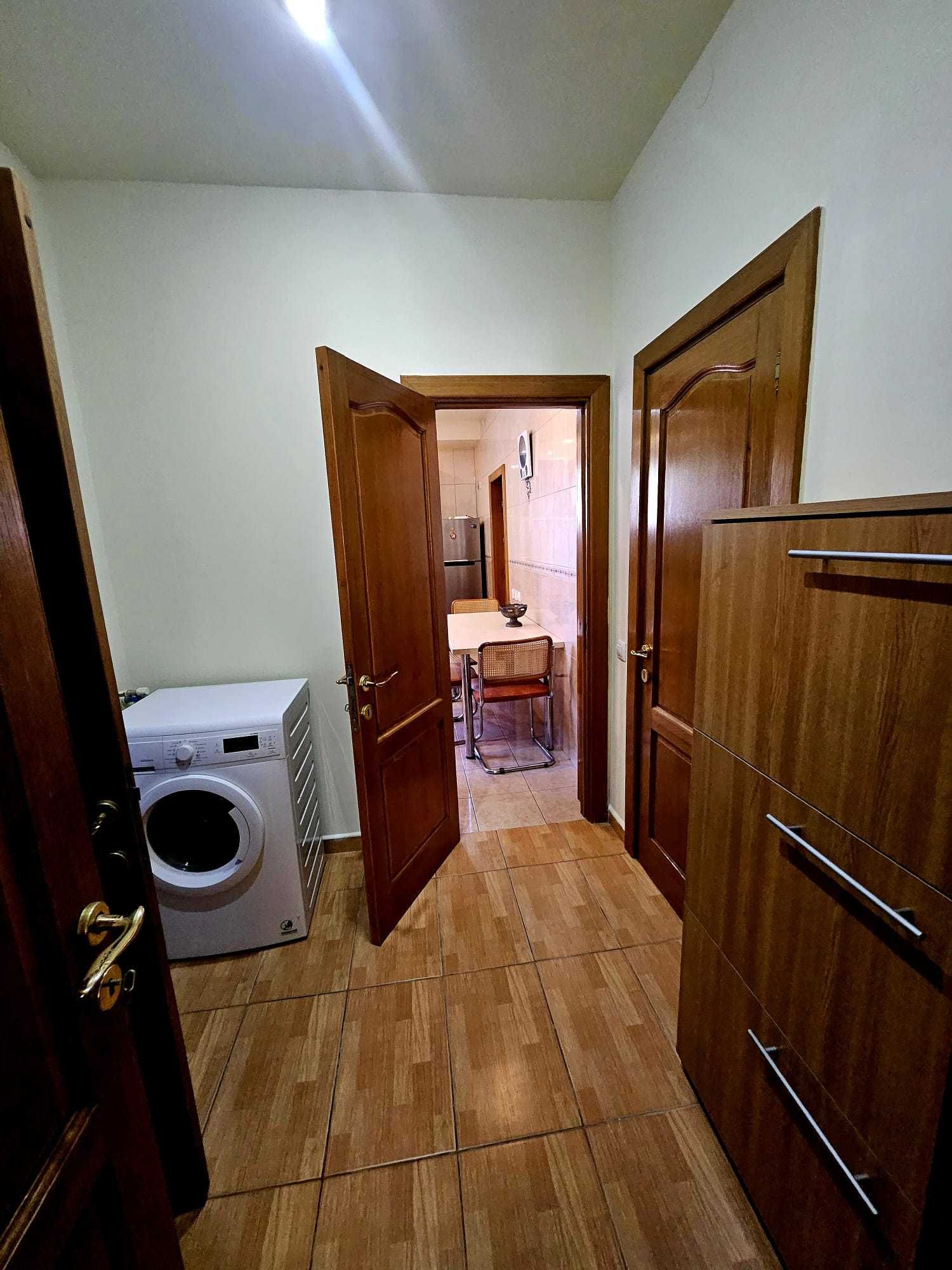 Apartament ultracentral, la parterul unei vile