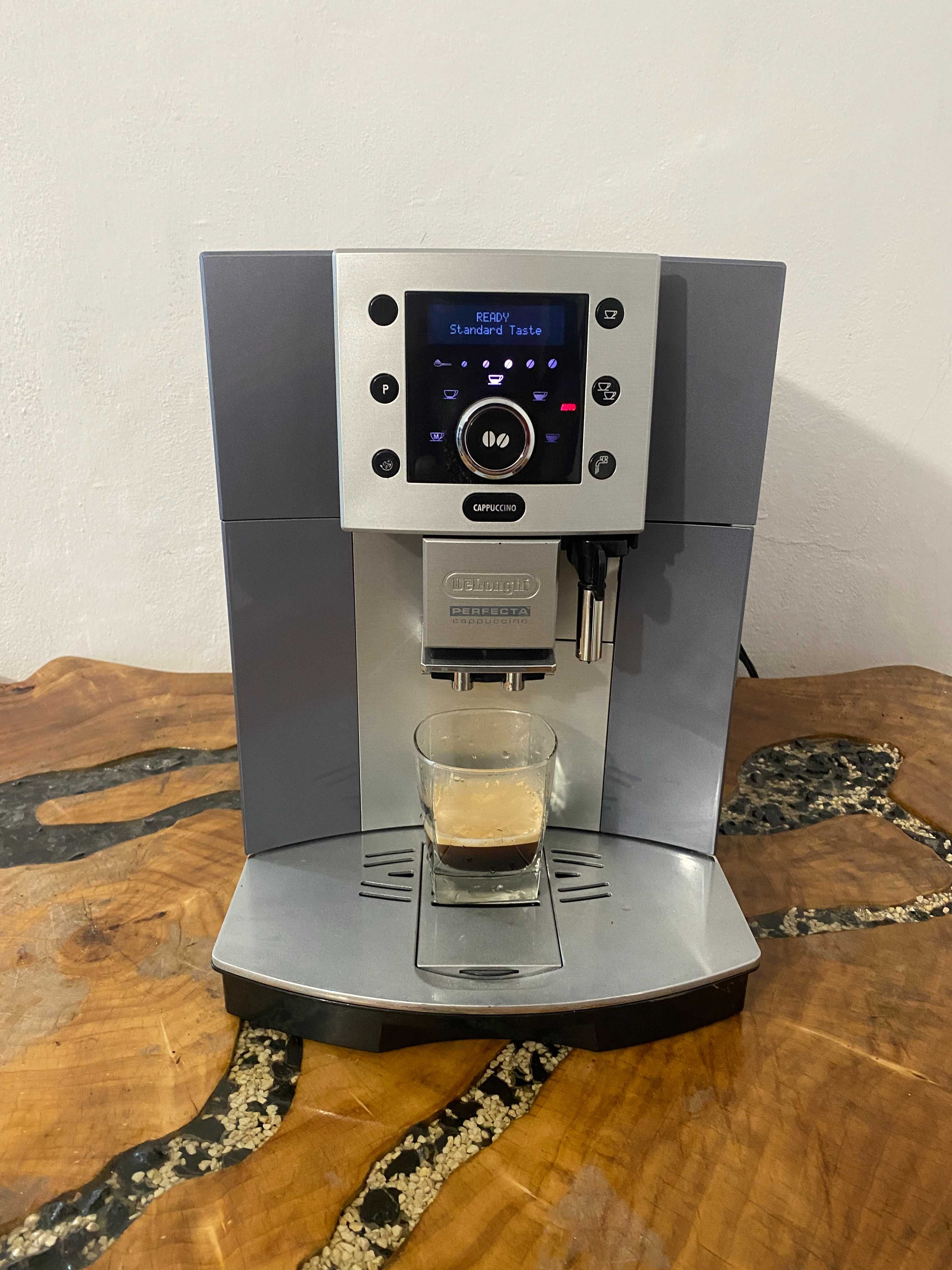 expresor / espressor cafea delonghi perfecta