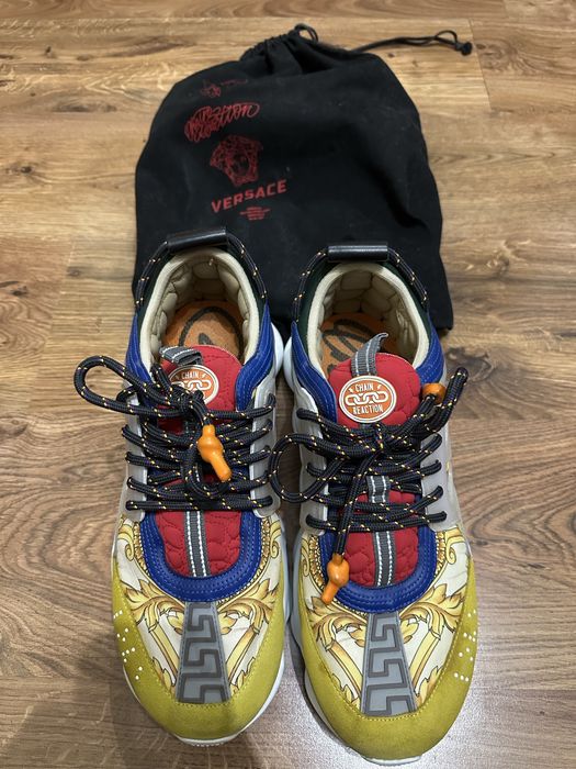 Versace chain reaction