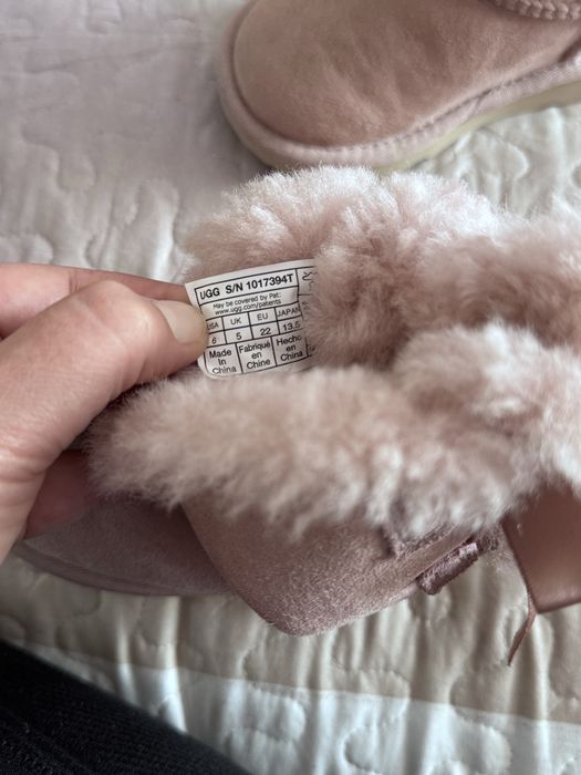 UGG fetite.