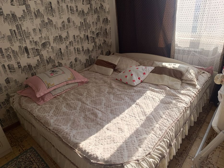 Двухспальный кровать+ матрас