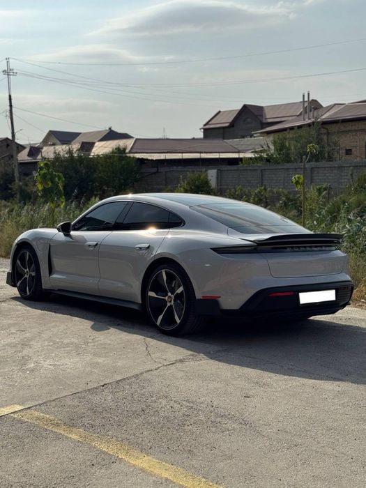 Продается свой Porshe Taycan