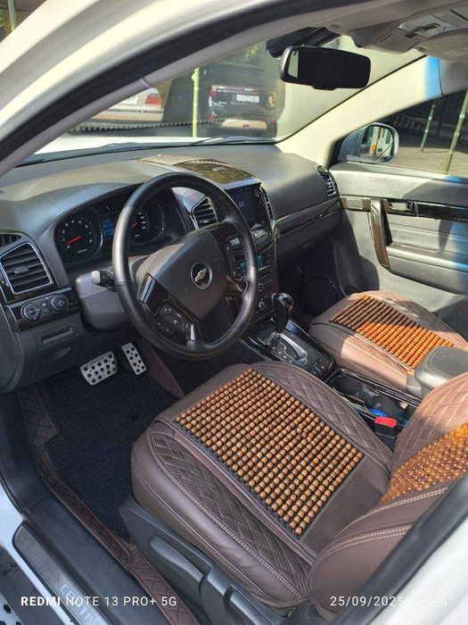 Chevrolet Captiva 3/4 — белый жемчуг