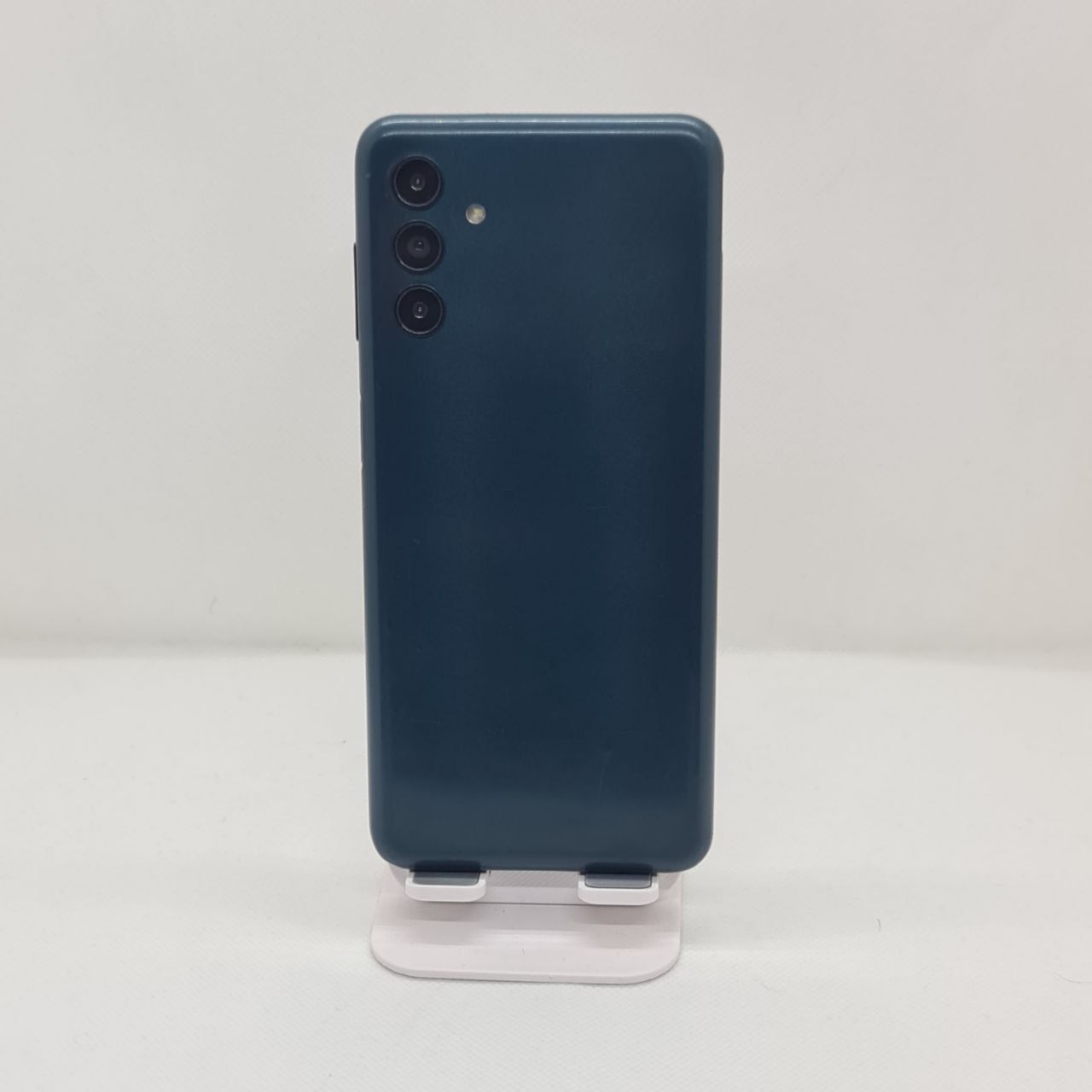 Samsung A04s sotiladi dastavka bor