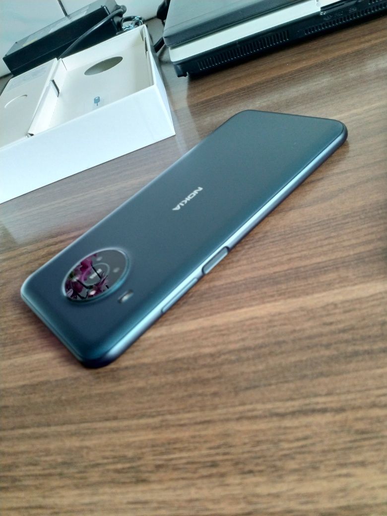 Nokia X10 colecție