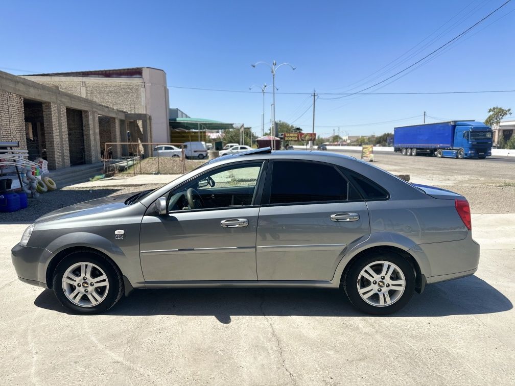 Lacetti 1.8 lyuks