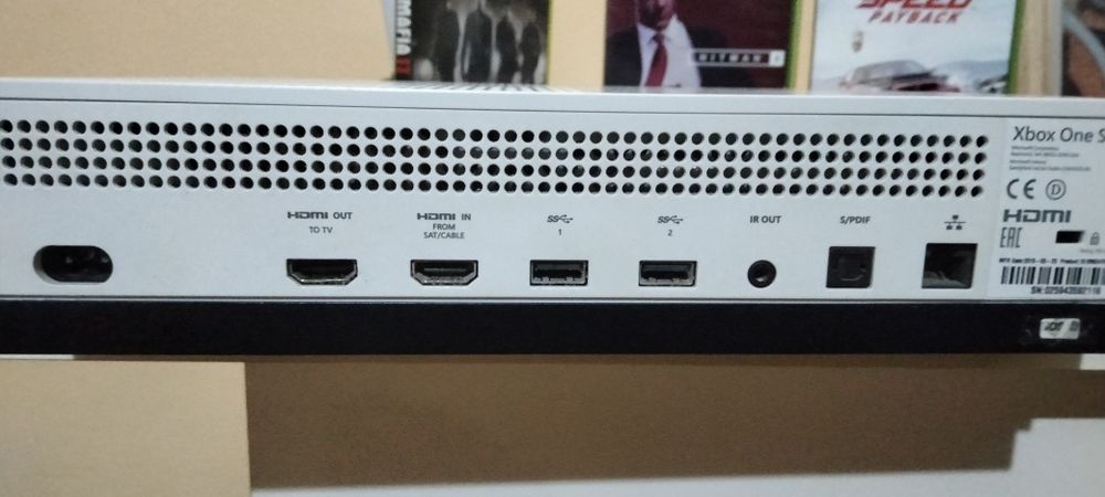 Xbox one s 1 tb 2 console + joc restul în descriere livrare personală