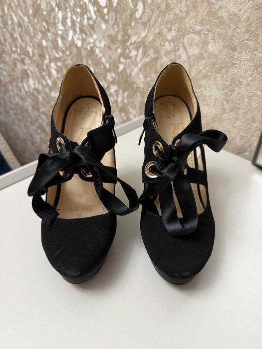 Продаются туфли размер 36