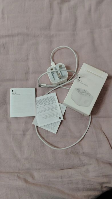 Apple zaryadnik sotiladi