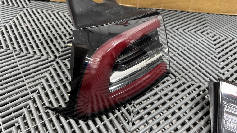 Stopuri comlete tesla model 3 stanga dreapta usa incarcare haion aripa