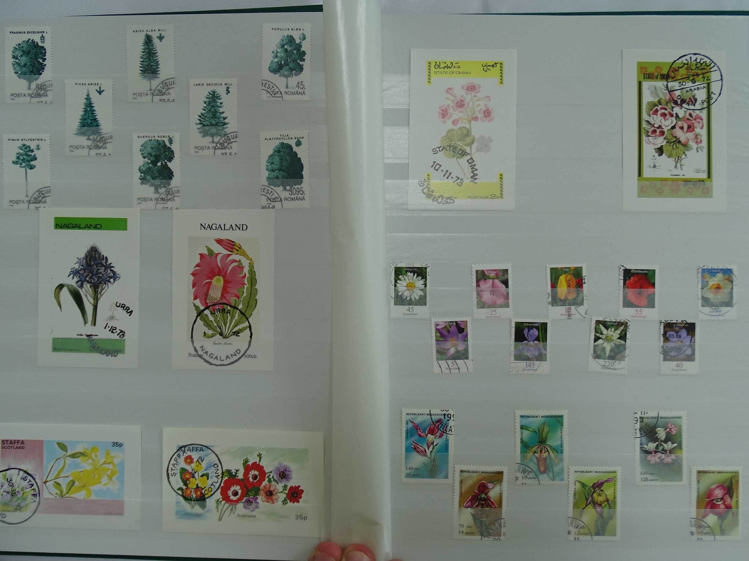 Clasor cu timbre tematice Flori / Flora / Ciuperci (Lot 100)
