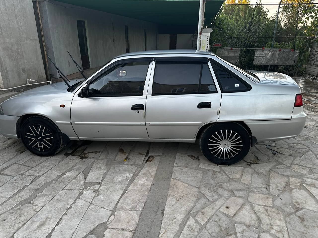 Neksiya 2 . Srocnaga. Naxtga utiladi. Tez srocna sotiladi. Naxtga otib