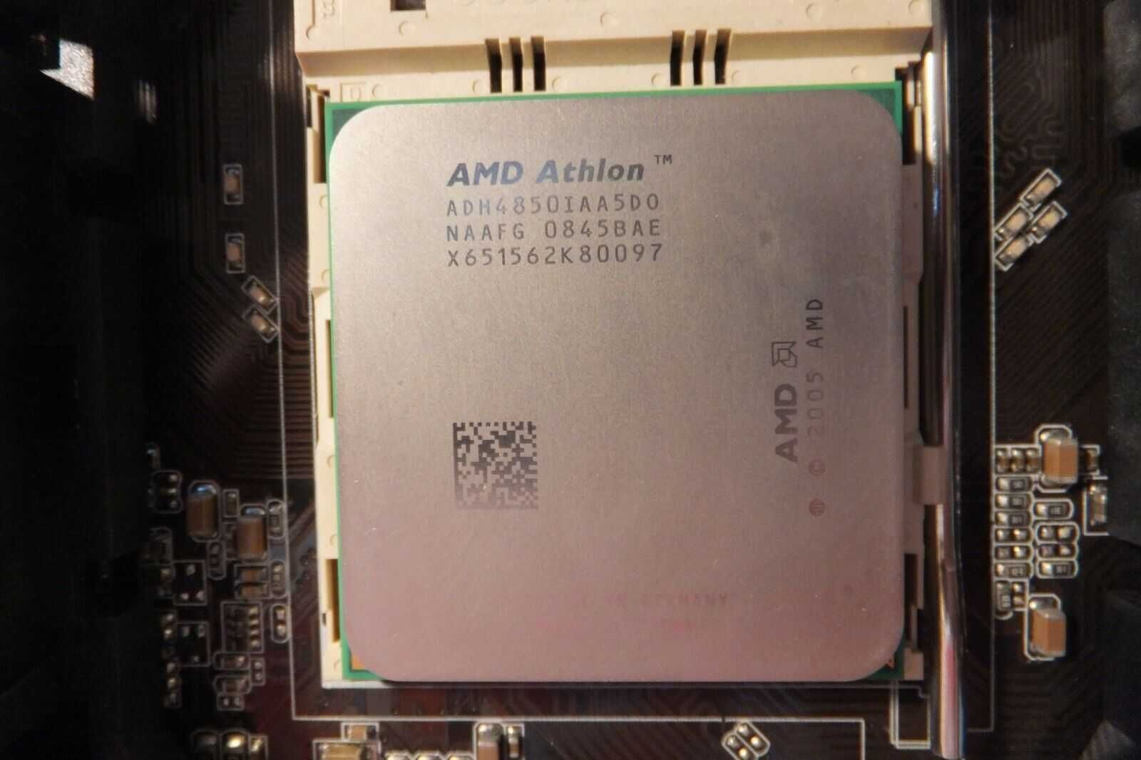 Placa de baza Asus Am2+ si CPU Amd
