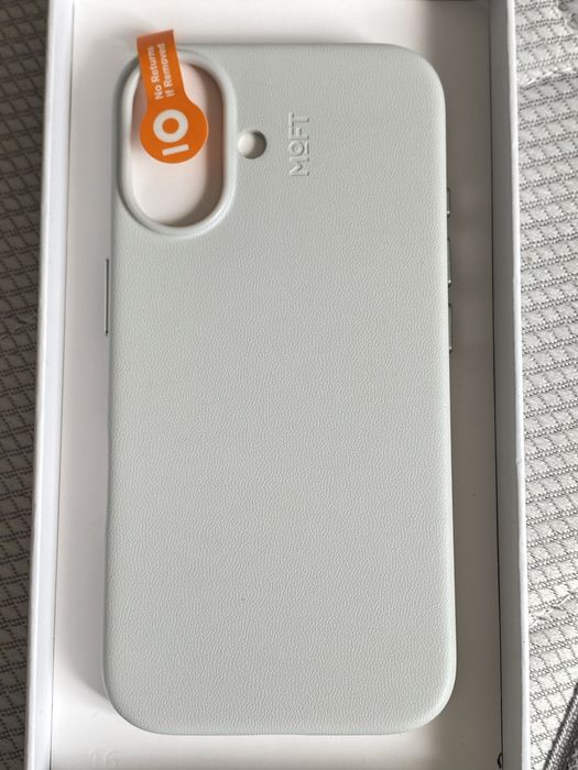Продаю чехол для Iphone 16 MOFT SNAP CASE