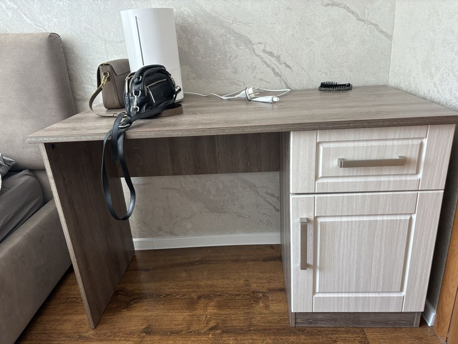 Продам стол письменный