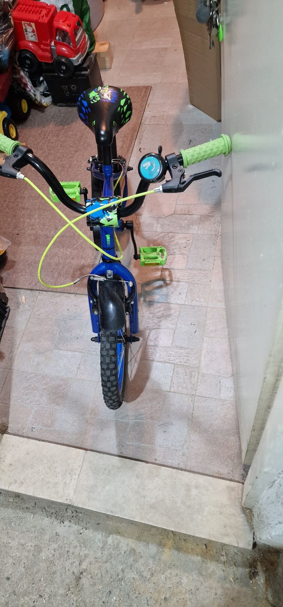 Детско велосипед Ultra kidy 16 -с помощни колела и подарък званеца.