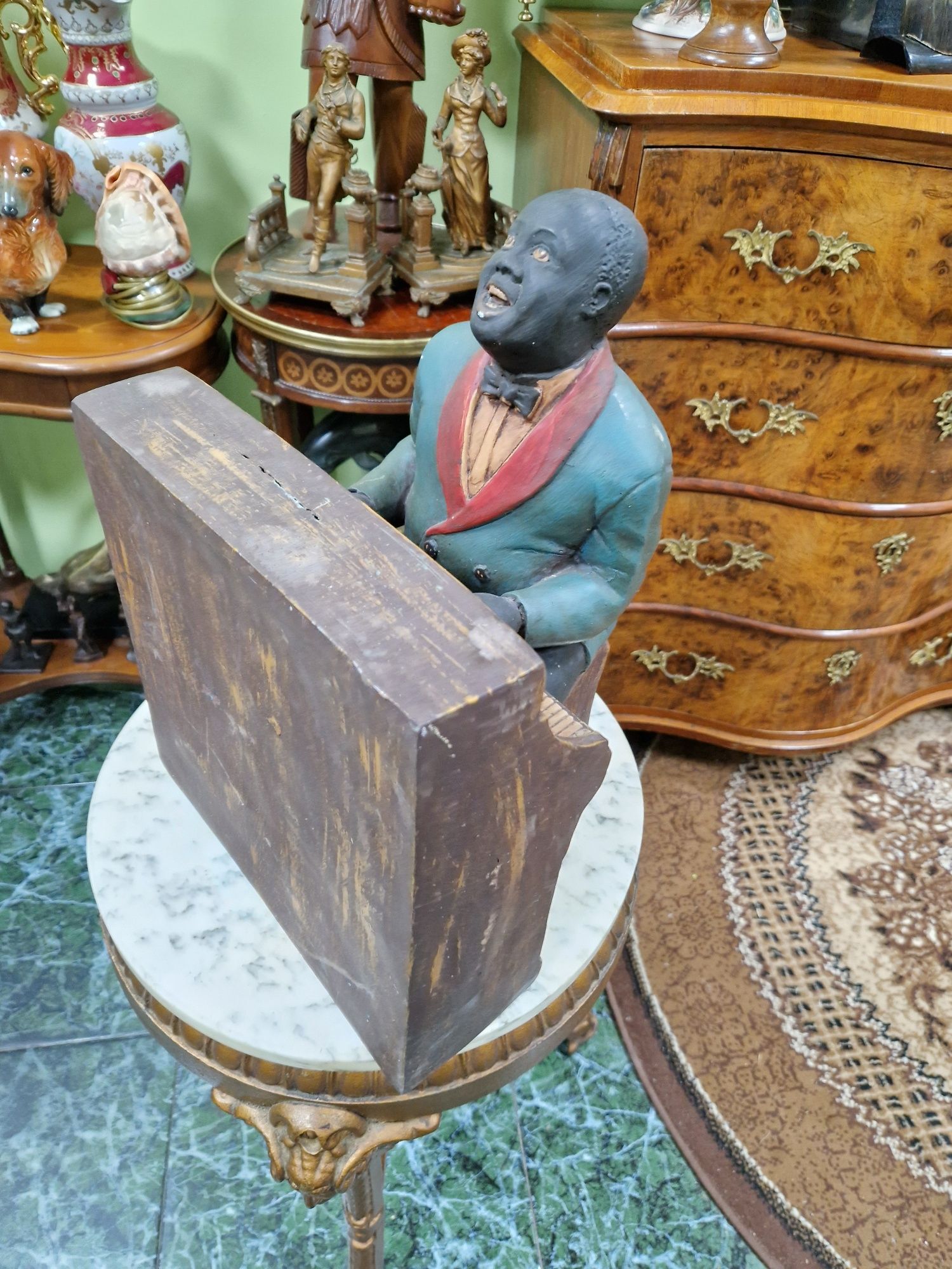 Прекрасна антикварна холандска дървена фигура статуетка