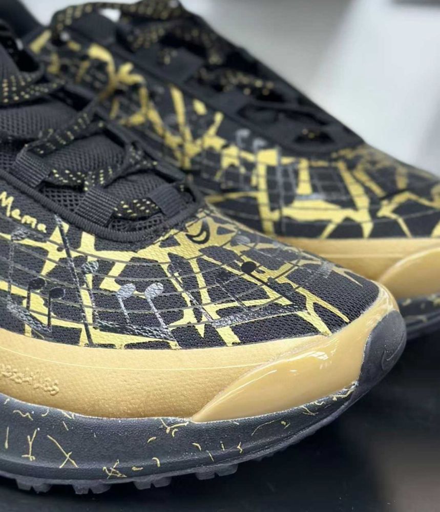 Нови мъжки маратонки Nike Air Max DN Gold