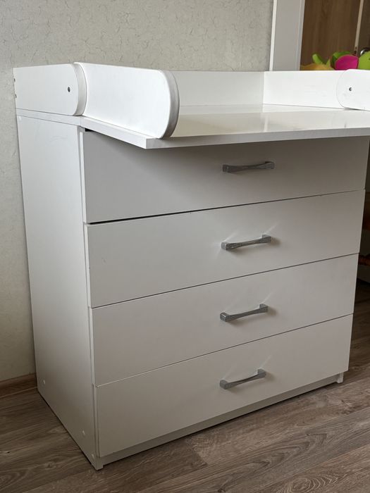 Продам белый комод