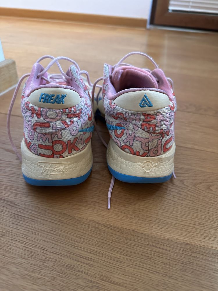 Маратонки    Nike