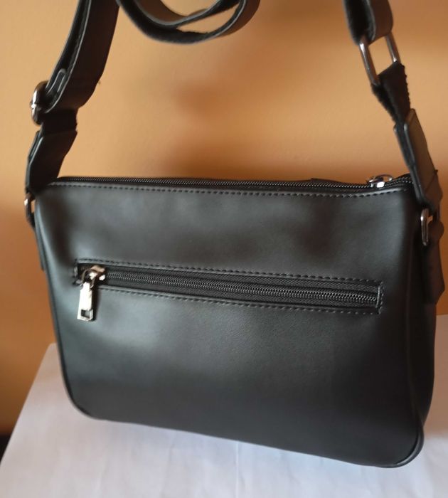 Чанта за мъже. През рамо. Стилен модел. Нов.