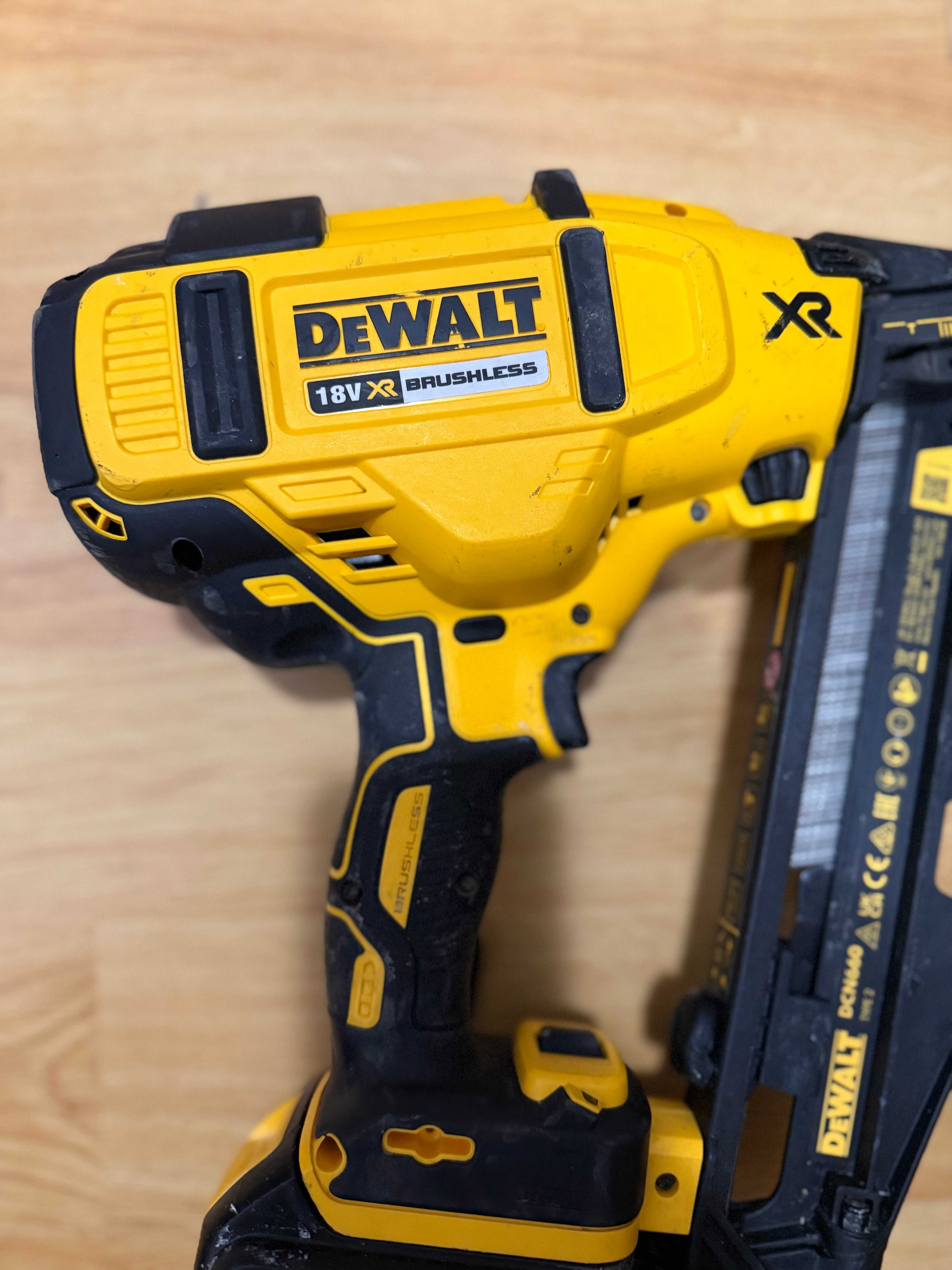 Dewalt DCN660 Такер