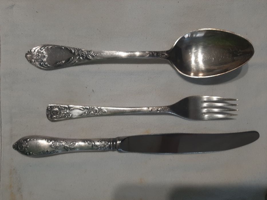 Vând tacâmuri argint masiv