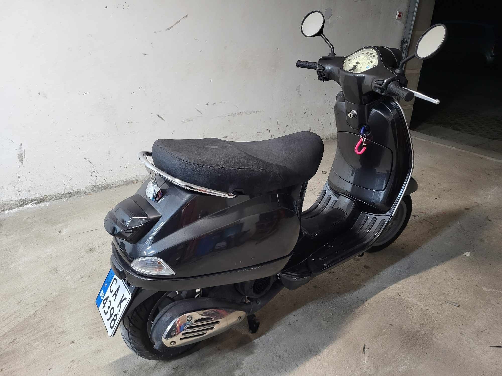 Vespa lx150 скутер