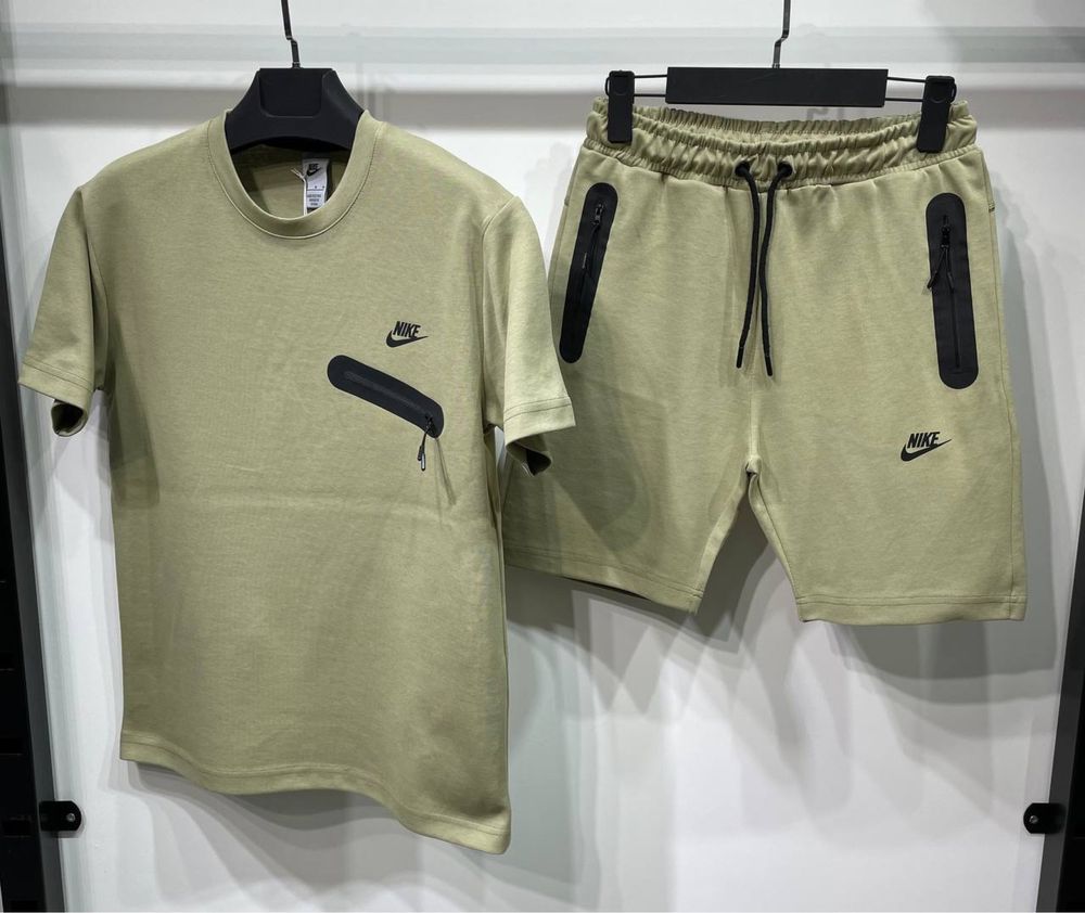 Compleu NIKE TECH Premium | Trapstar |Compleu Baieti | Barbati 2025