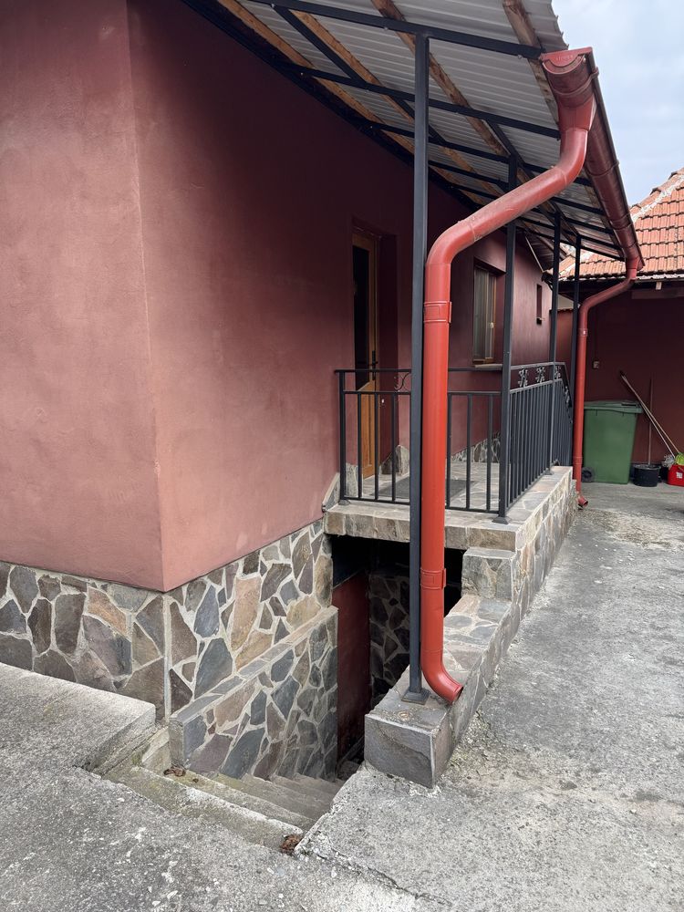 Casă/Teren/Anexe/Garaj