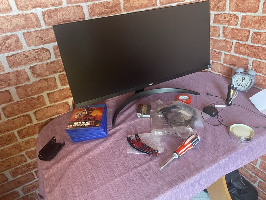 Широкоформатный монитор lg