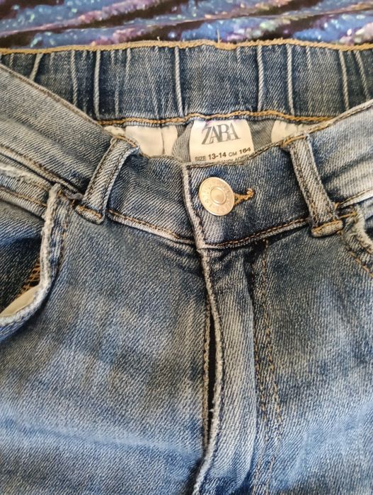 Vând blugi pentru copii, băieți Zara