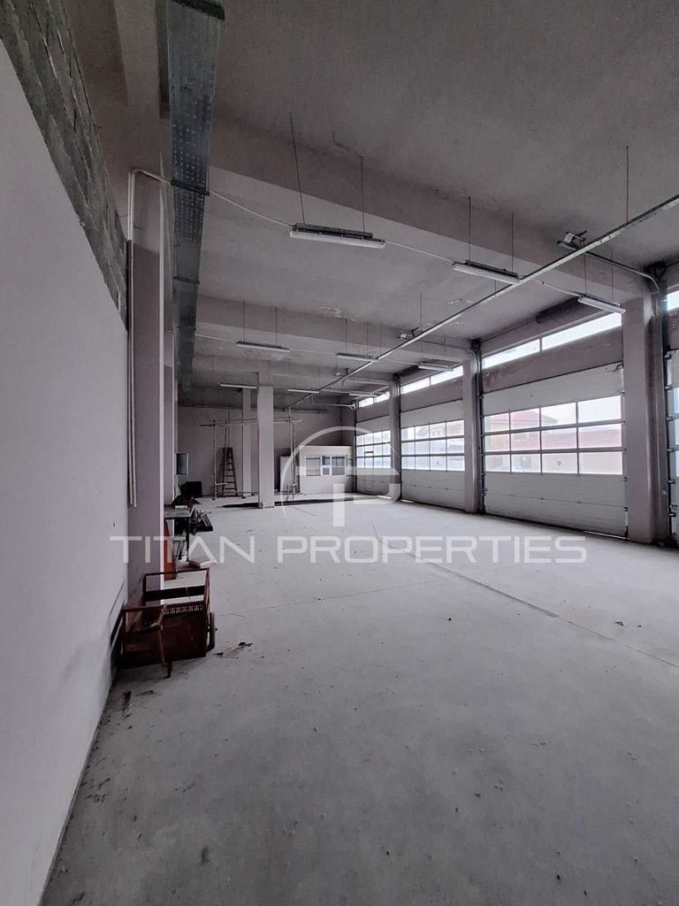 Продава се Склад в Кричим - 3840 кв.м за 141 €/кв.м - Снимка #1