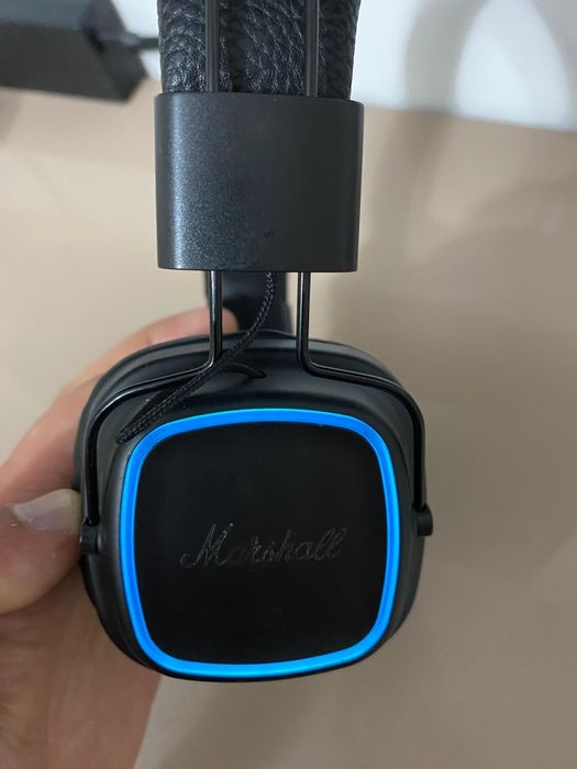 Продам наушник Marshall