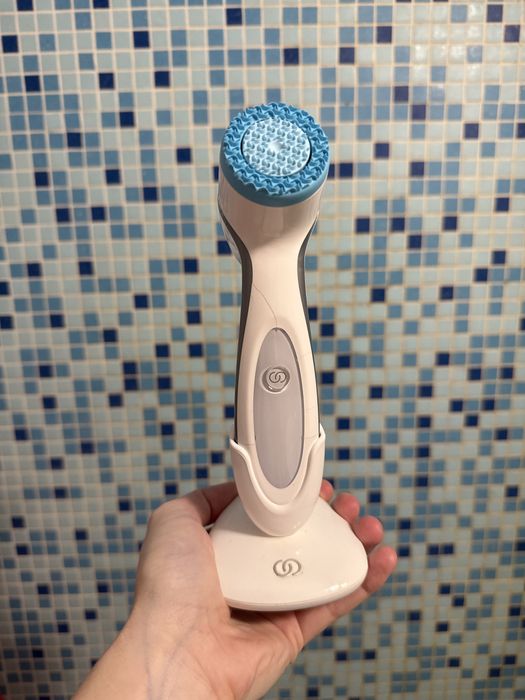 Aparat de curatare a tenului