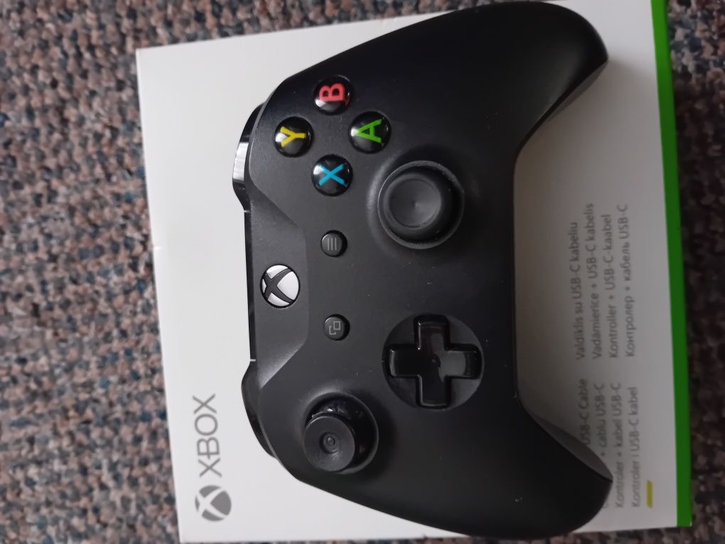 Vând jocuri pentru xbox one și o manrtă tot pentru xbox