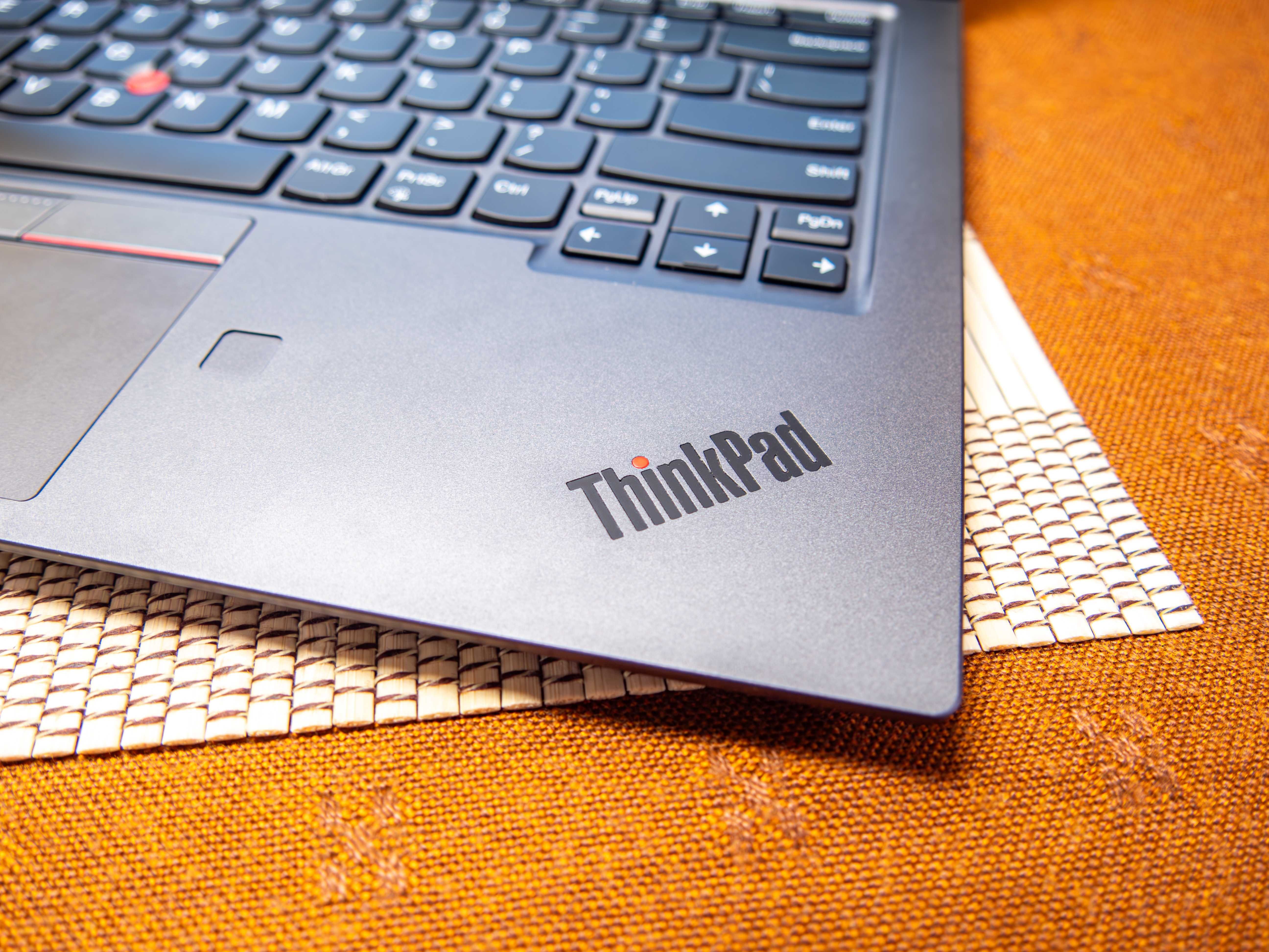 Lenovo ThinkPad X1 Yoga Gen. 5 2 în 1