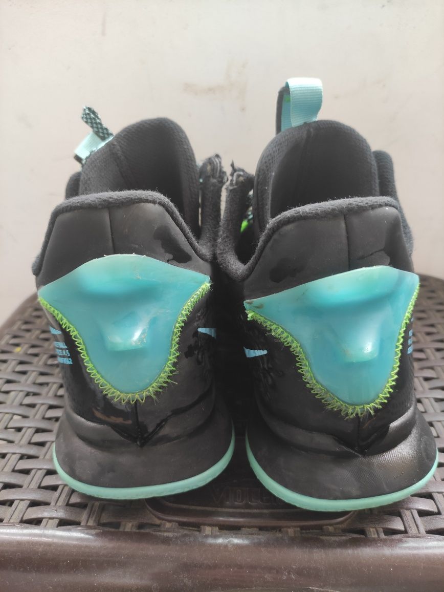 Баскетболни кецове nike