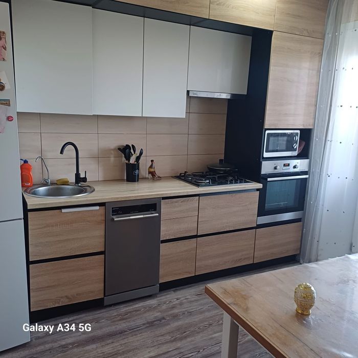 Продам 3 комнатную квартиру район Азии.