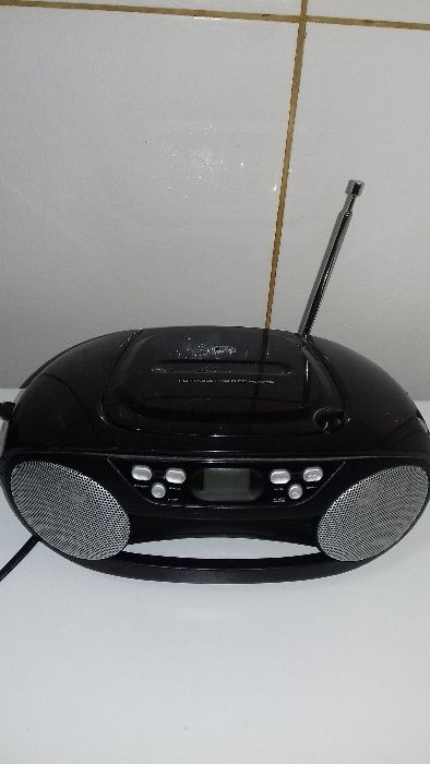 Radio CD Portabil TESCO model BB - 211 EP , Negru