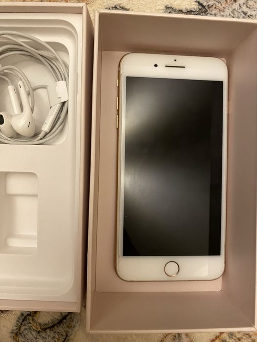 АЙФОН 8 S телефон в идеалтном состоянии