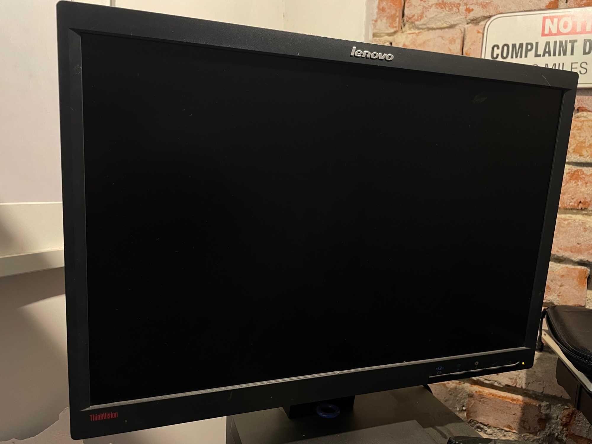 Монитор Lenovo 22 инча (2бр) L2250p Widescreen HD LCD