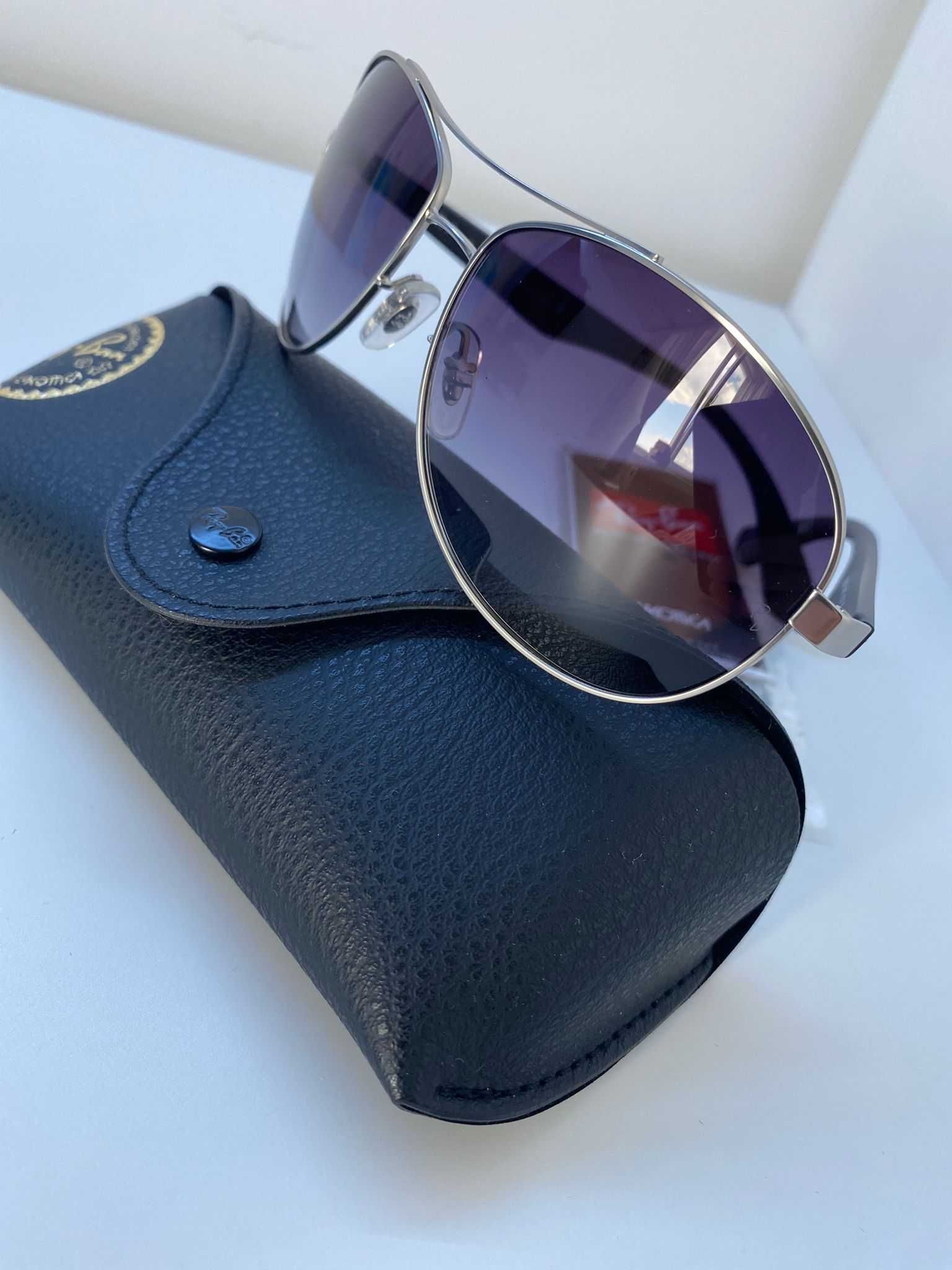 Ochelari de soare Ray-Ban RB3526 - Stil și confort