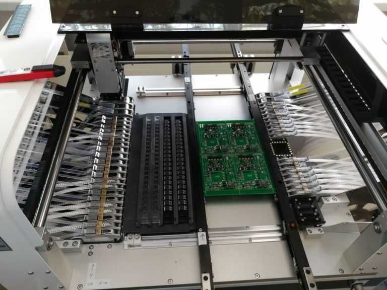 Servicii Asamblare Electronică & Plantare Componente SMT și THD